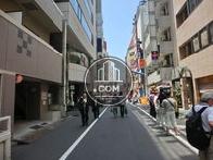 前面通りは店舗が並んでいます