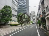 夜間入口前の通り