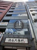 一階には有名なラーメン屋さんがあります