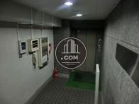 石造りのエレベーターホールです