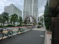 物件前の旧海岸通り方向