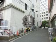 隣接する脇道