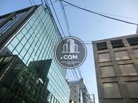 裏面も綺麗なガラス張りです