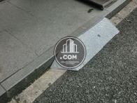 歩道との間の段差は無くしてあります