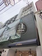 十分な高さのある建物です