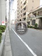 玄関前の歩道です