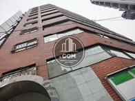 大通り側を見上げた視点です
