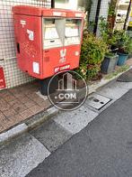 ポストが物件の前にあり