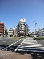 大変幅の広い道路です