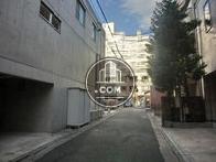 1階駐車場前