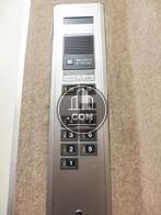 エレベーター内の操作パネル