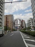 物件前を走る桜田通りから東京タワーを望む