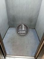 エレベーター内部