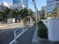 物件入口から見た周辺です