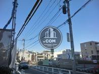 物件入口から見た周辺です