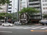 物件前は靖国通り