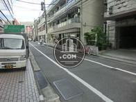 物件入口から見た周辺です