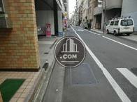 周辺は閑静なオフィス街です