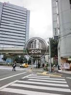 横断歩道がすぐあります