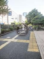 西側の玄関前通り