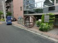 正面入口付近です