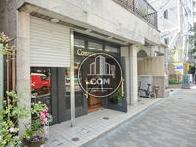 一階はパン屋さんです