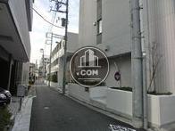 甲州街道から入ると落ち着いた環境です