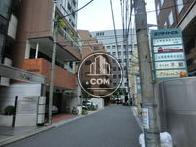 裏路地の閑静なエリア