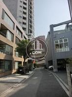 とても静かな前面通りです