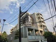 お洒落な鉄塔で物件名の表記があります