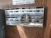 玄関内に設置されたポスト