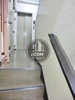 屋内階段から見た２階通路