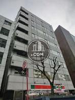 靖国通り面にバルコニーがあります