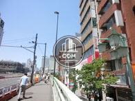 新宿駅近郊の栄えたエリアです