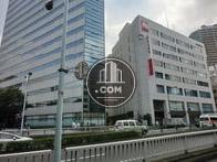 反対車線からも十分目を引きます