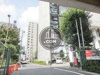 隣接する脇道奥からのアングル