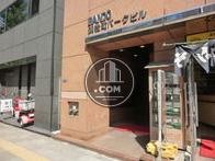 扉はなくエレベーターまで行けます