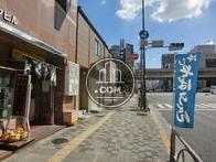 正面玄関前、田町方面