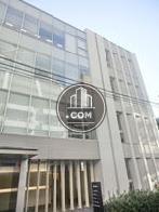 ４階建ての低層ビルです