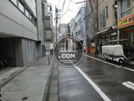 新橋駅方面です