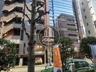 ビル目の前です