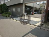 駐車場への入口です