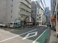 正面入口付近から見た周辺です