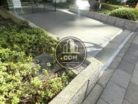 フラットな床面