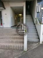 ビル正面玄関