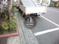 全面にはコインパーキングがあります