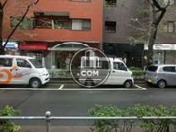 正面入口付近から見た周辺です
