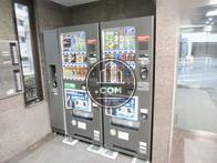 エントランスにある自動販売機です