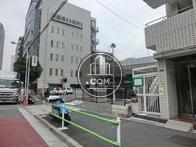 裏手は高速道路