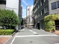 隣接する脇道
